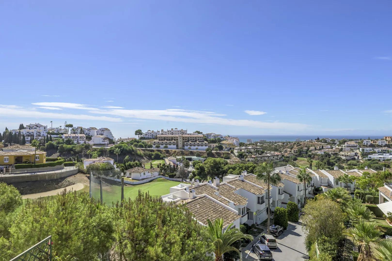 Spacious Renovated Apartment with Sea Views in Altos de Miraflores