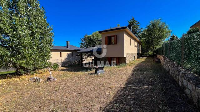 Imagen 2 de Bright Chalet with Porch and Views in Mataelpino