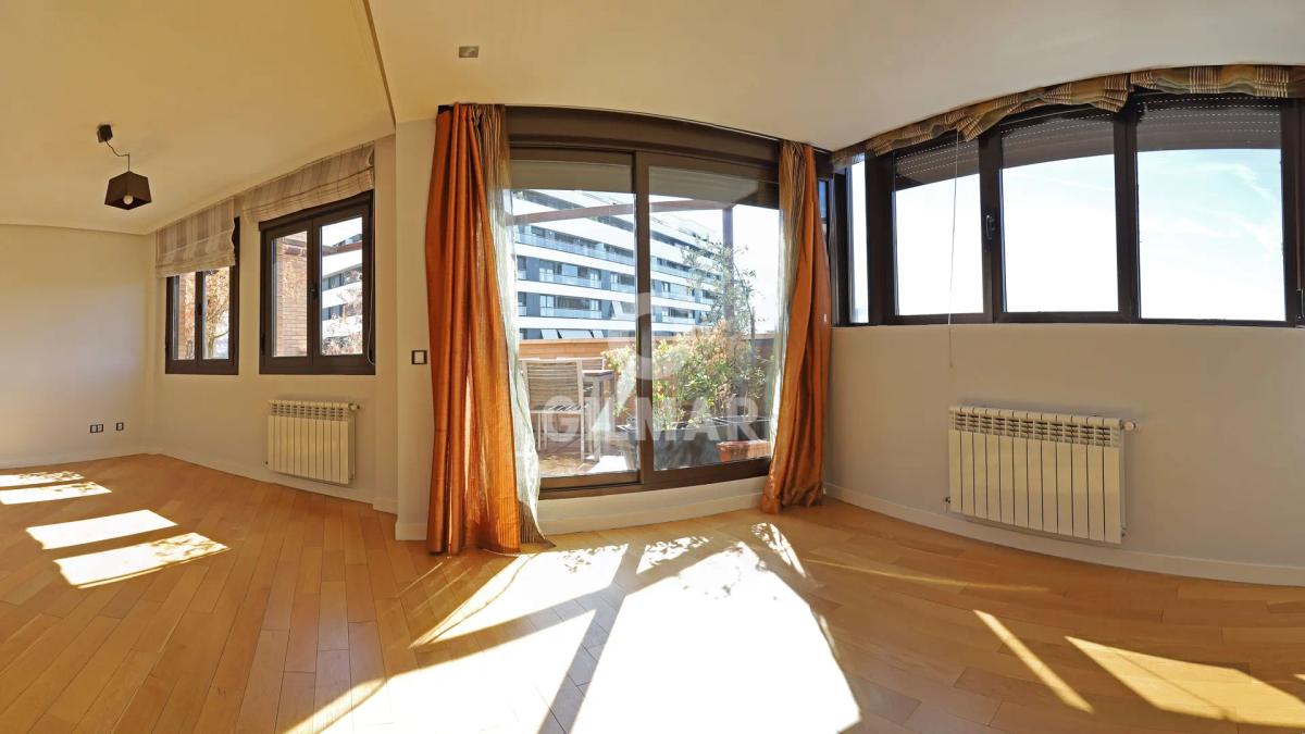 Imagen 1 de Exclusive Penthouse with Terrace and Pool in Delicias, Madrid