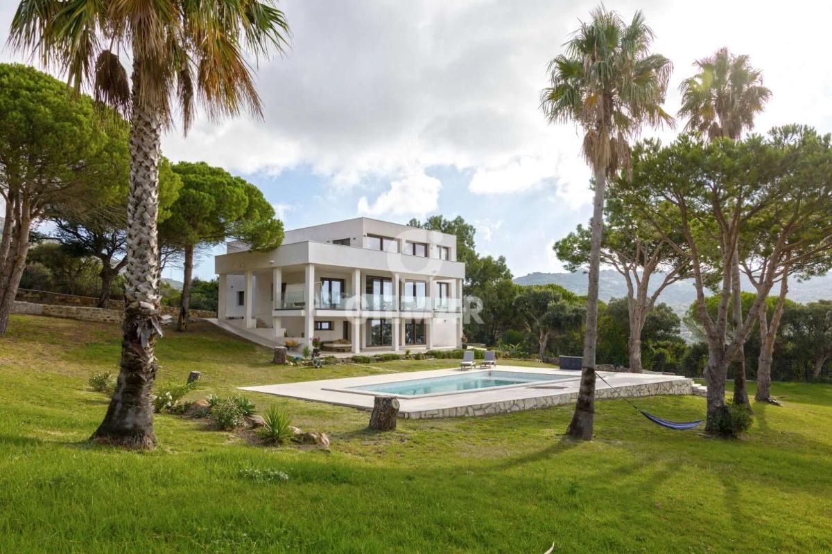 Imagen 1 de Spectacular Luxury Villa in El Cuartón, Tarifa