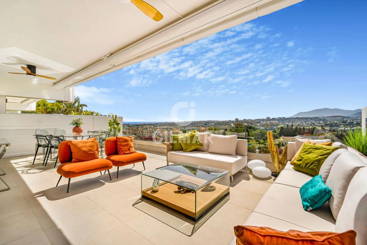 Imagen 1 de Exclusive Renovated Apartment in the Golden Mile with Terrace and Spectacular Views