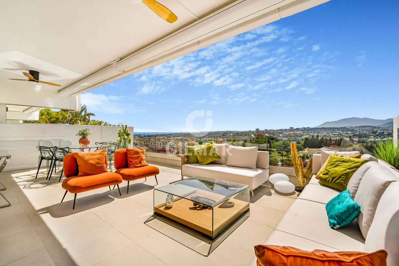 Exclusive Renovated Apartment in the Golden Mile with Terrace and Spectacular Views