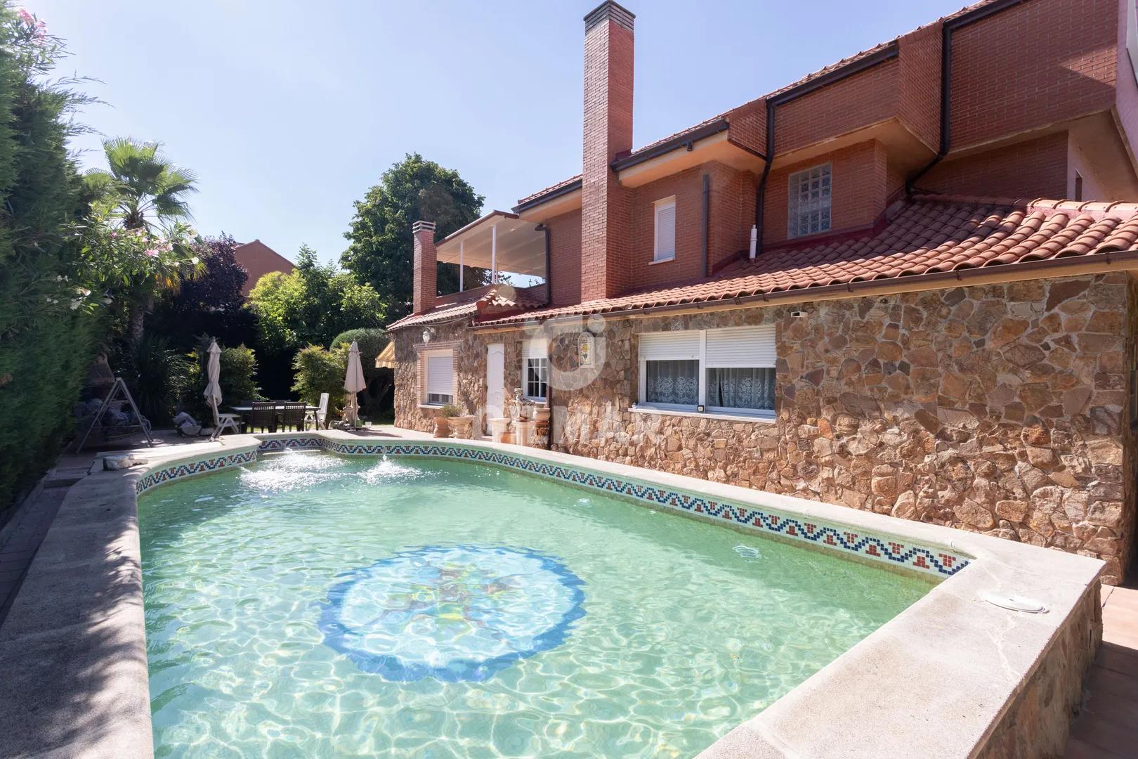 Independent Chalet with Garden and Pool in Rivas Vaciamadrid