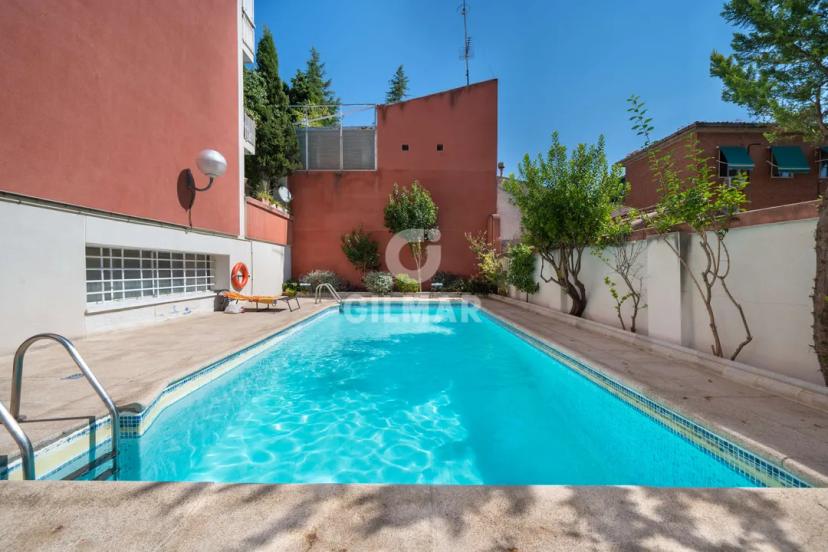 Renovated Apartment with Terrace in Arturo Soria image 1