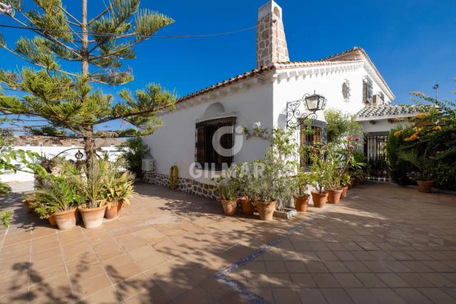 Imagen 3 de Colonial Villa with Tennis Court and Pool in Puerto de la Torre