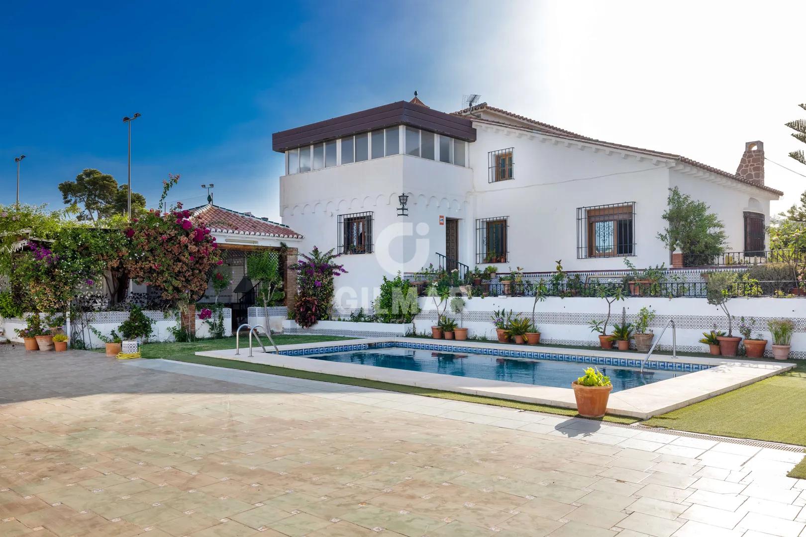 Colonial Villa with Tennis Court and Pool in Puerto de la Torre