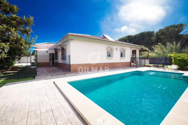 Imagen 4 de Exclusive Chalet with Pool in Costa Oeste, Puerto de Santa María