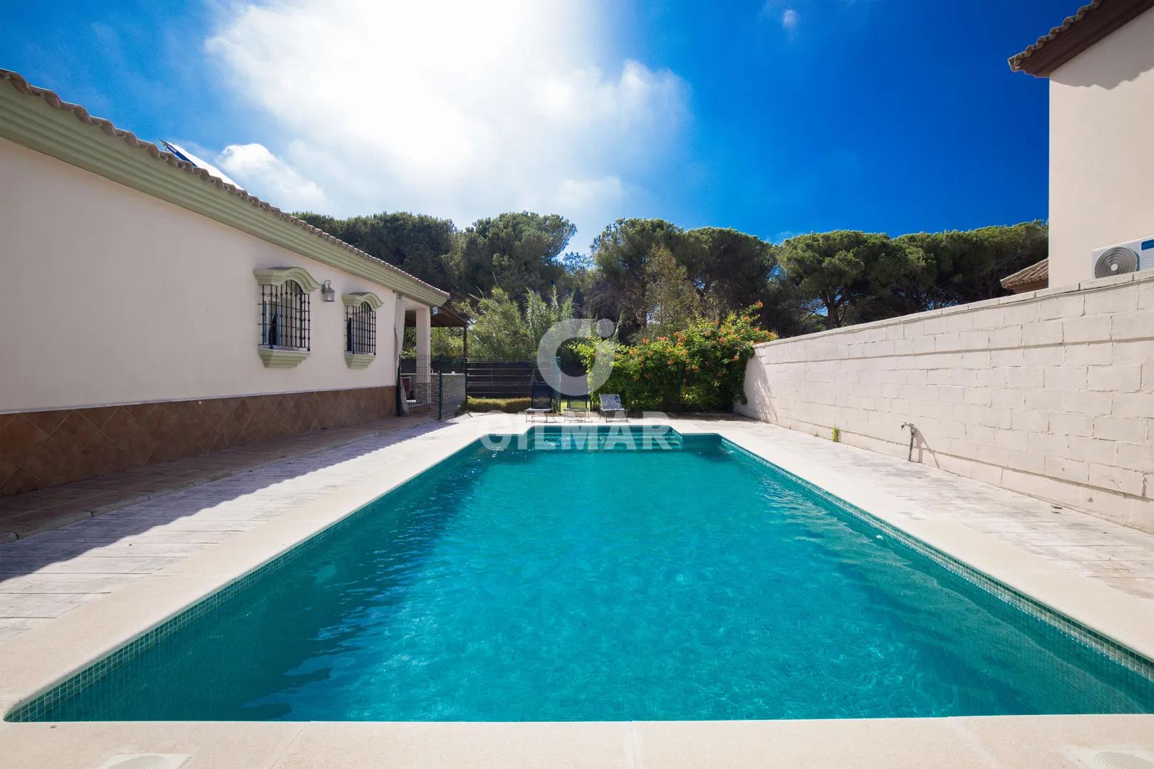 Chalet Exclusivo con Piscina en Costa Oeste, Puerto de Santa María