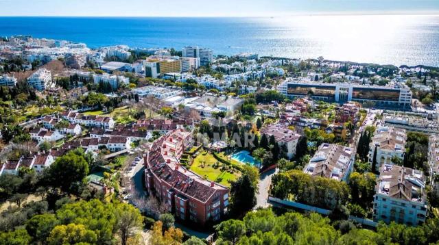 Imagen 2 de Exclusive 4-Bedroom Apartment in the Golden Mile, Marbella