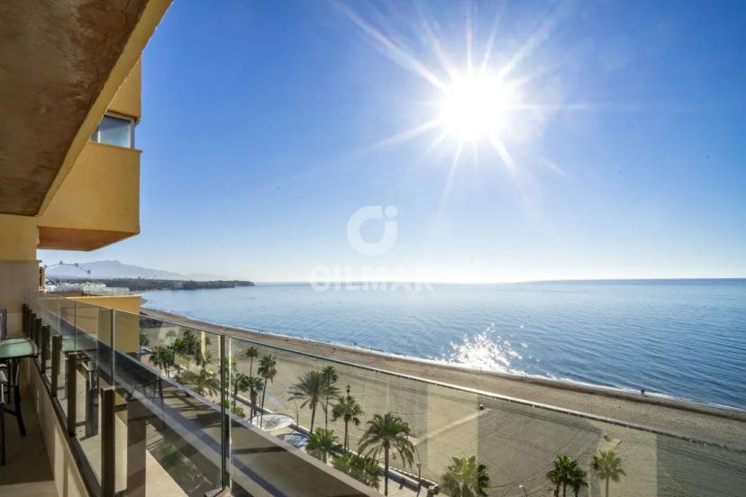 Luxury Apartment on the Front Line of Estepona Beach image 1