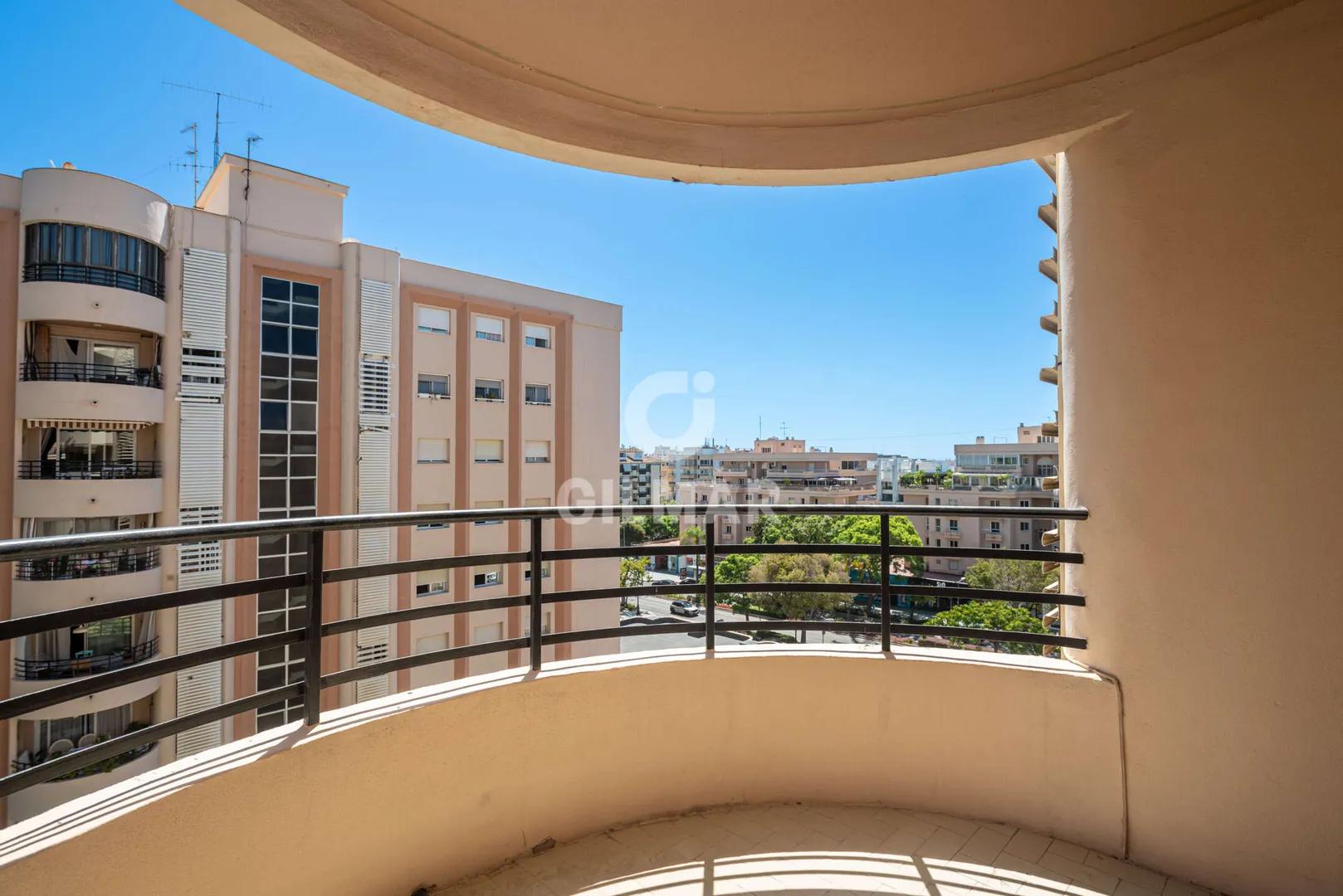 Spacious Bright Apartment in the Heart of Marbella