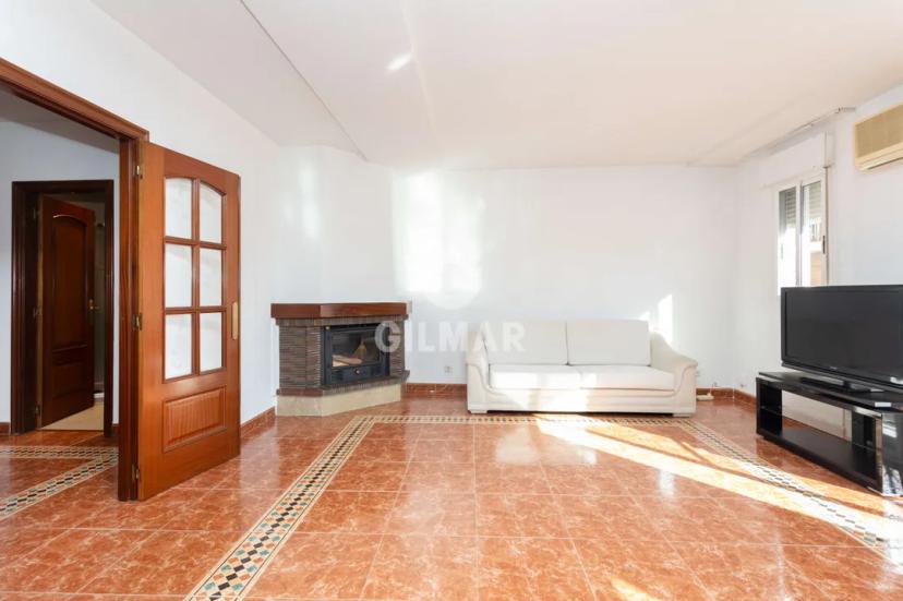 Spacious Duplex in the Historic Center of Vallecas image 2