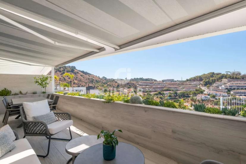 Exclusive Apartment with Terrace and Views in Limonar Alto image 1