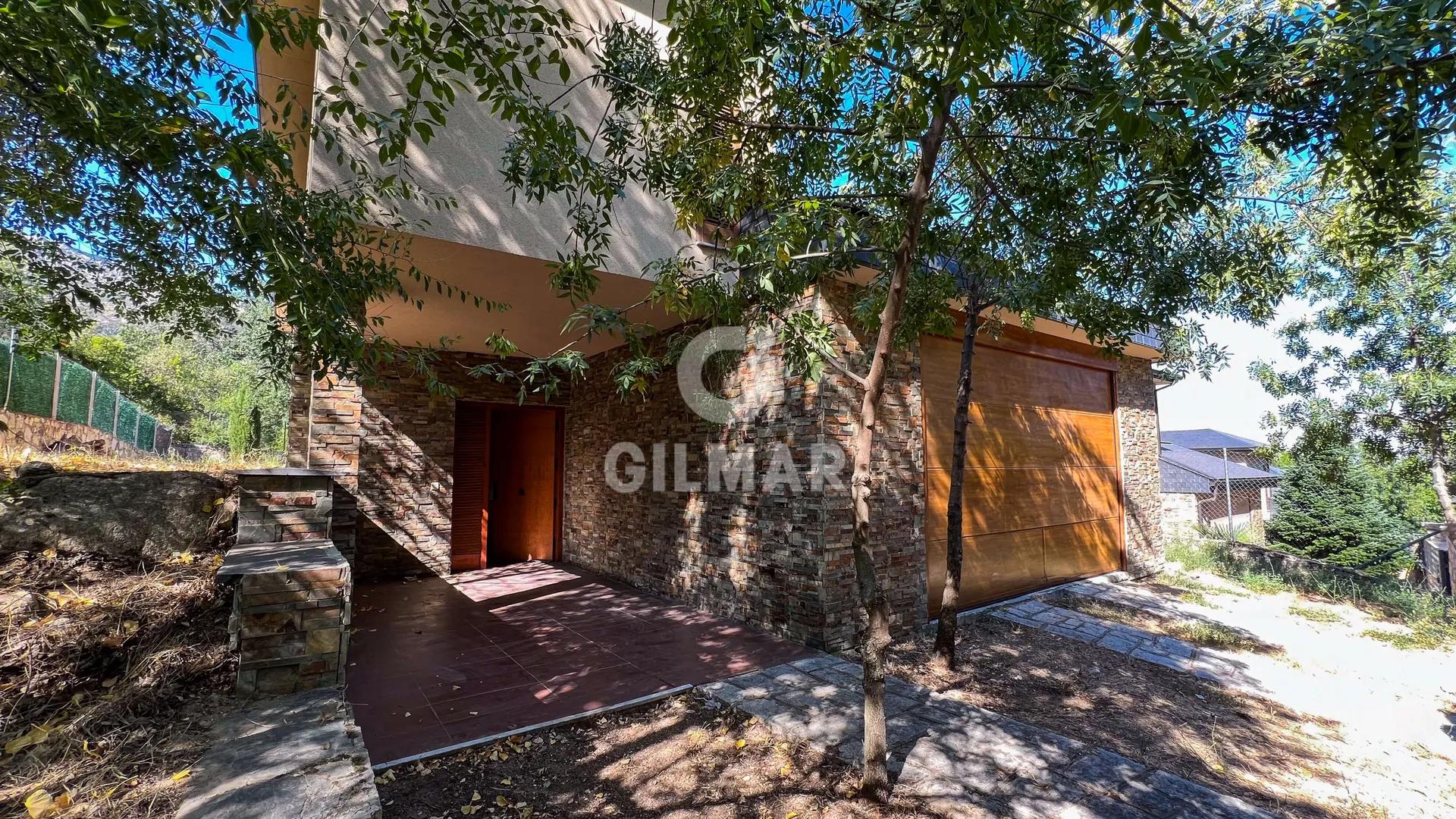 Chalet Luminoso con Porche y Vistas en Naturaleza