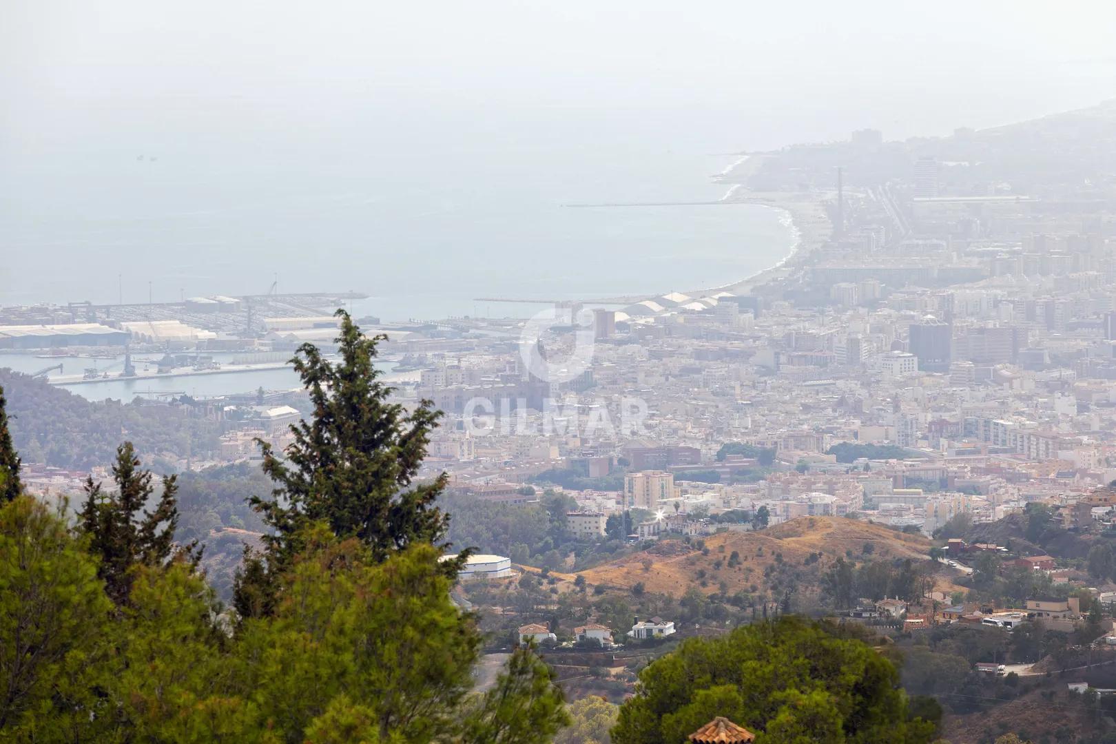 Exclusiva Casa en Montes de Málaga con Vistas al Mediterráneo