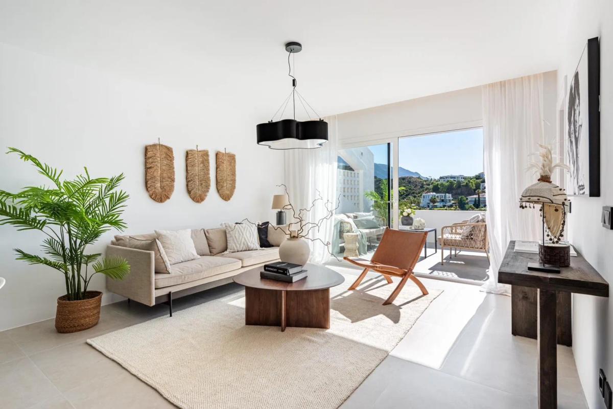 Imagen 1 de Elegante Apartamento Reformado con Terraza y Vistas en La Quinta