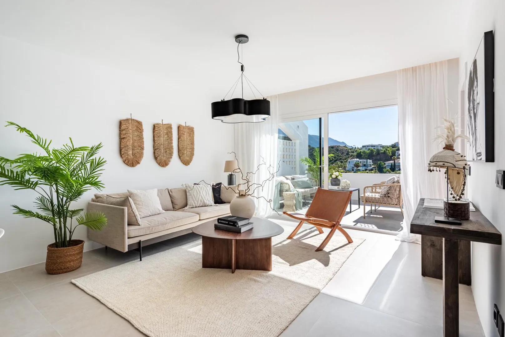 Elegante Apartamento Reformado con Terraza y Vistas en La Quinta