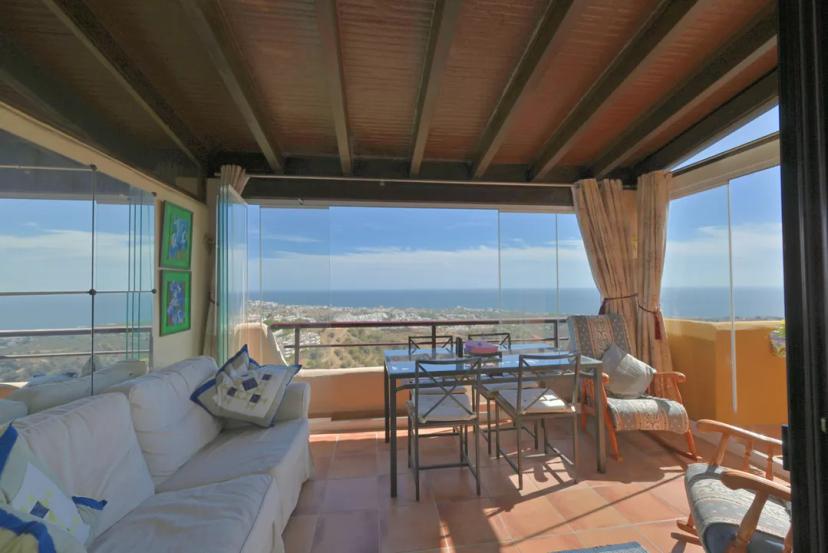 Duplex Apartment with Sea Views in Calahonda image 0