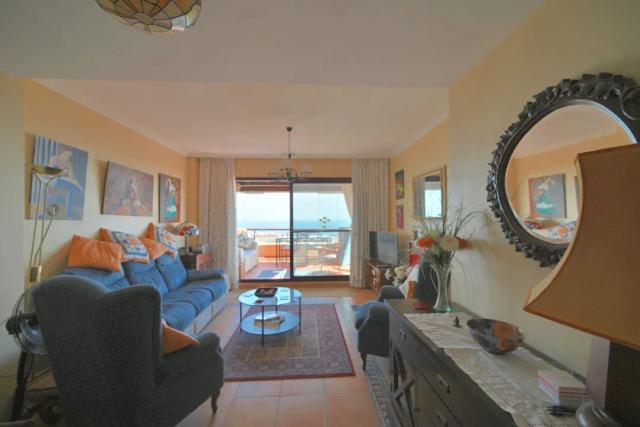 Imagen 2 de Duplex Apartment with Sea Views in Calahonda