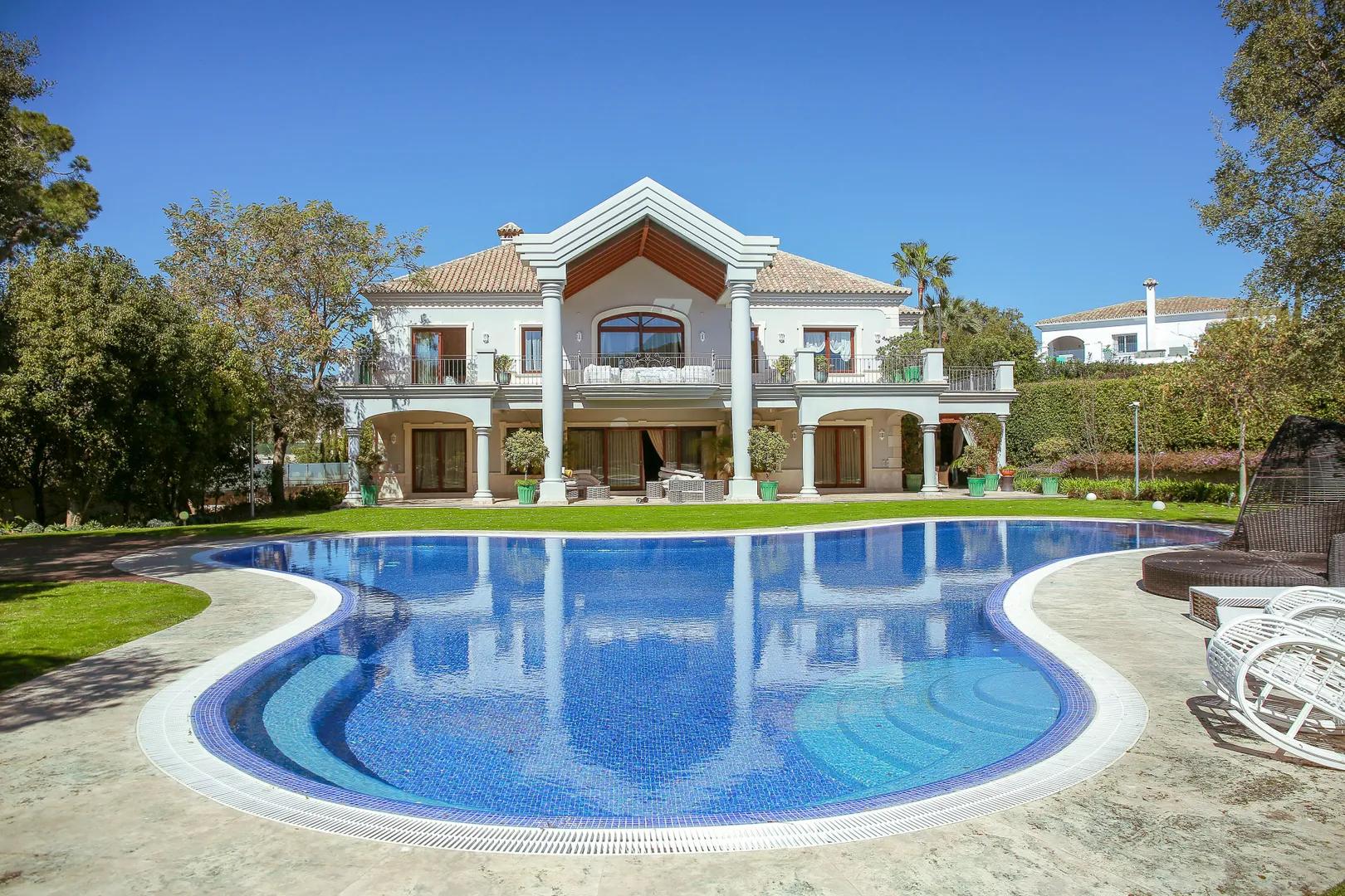 Luxury Villa in El Rosario: Private and Exclusive Oasis