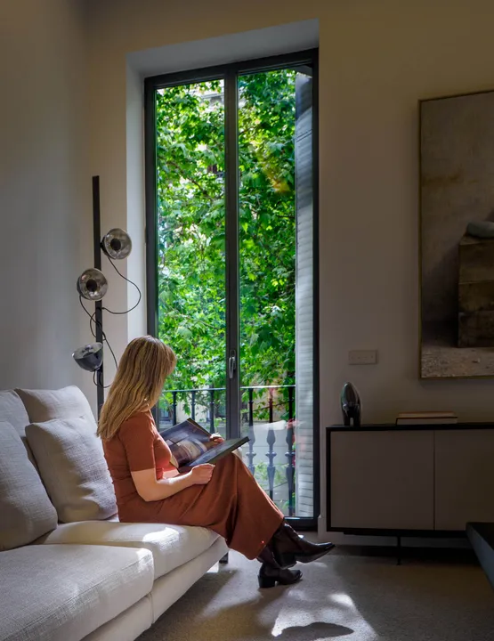 El lujo en la calle Serrano image 5